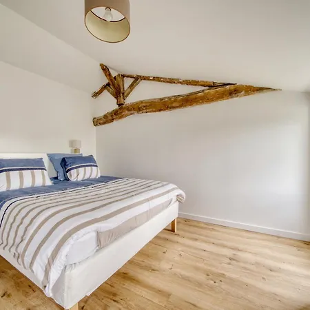 Holiday home Maison 11p 5 Jardin Et Parking Porte Oleron